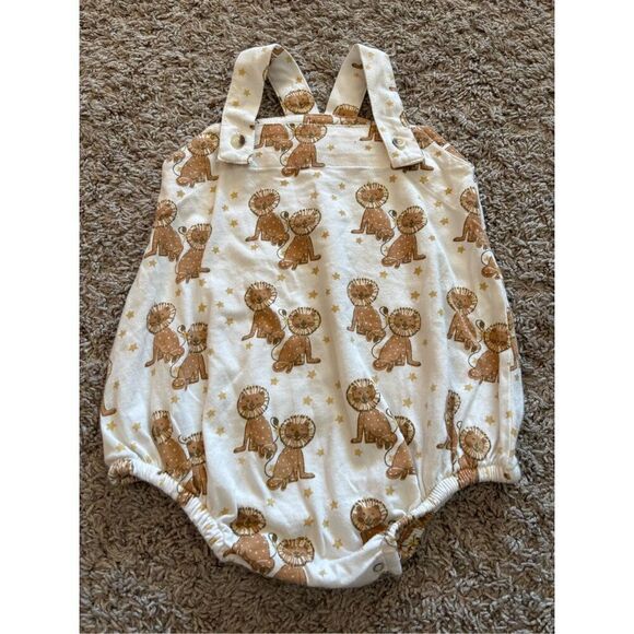 kate quinn Other - Kate Quinn Organic Baby Outfit